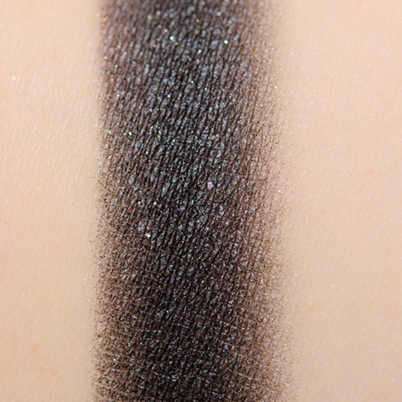 “Illuminaughty” Pro Palette Dazzleshadow Extreme Eyeshadow MAC - Picture 5 of 5